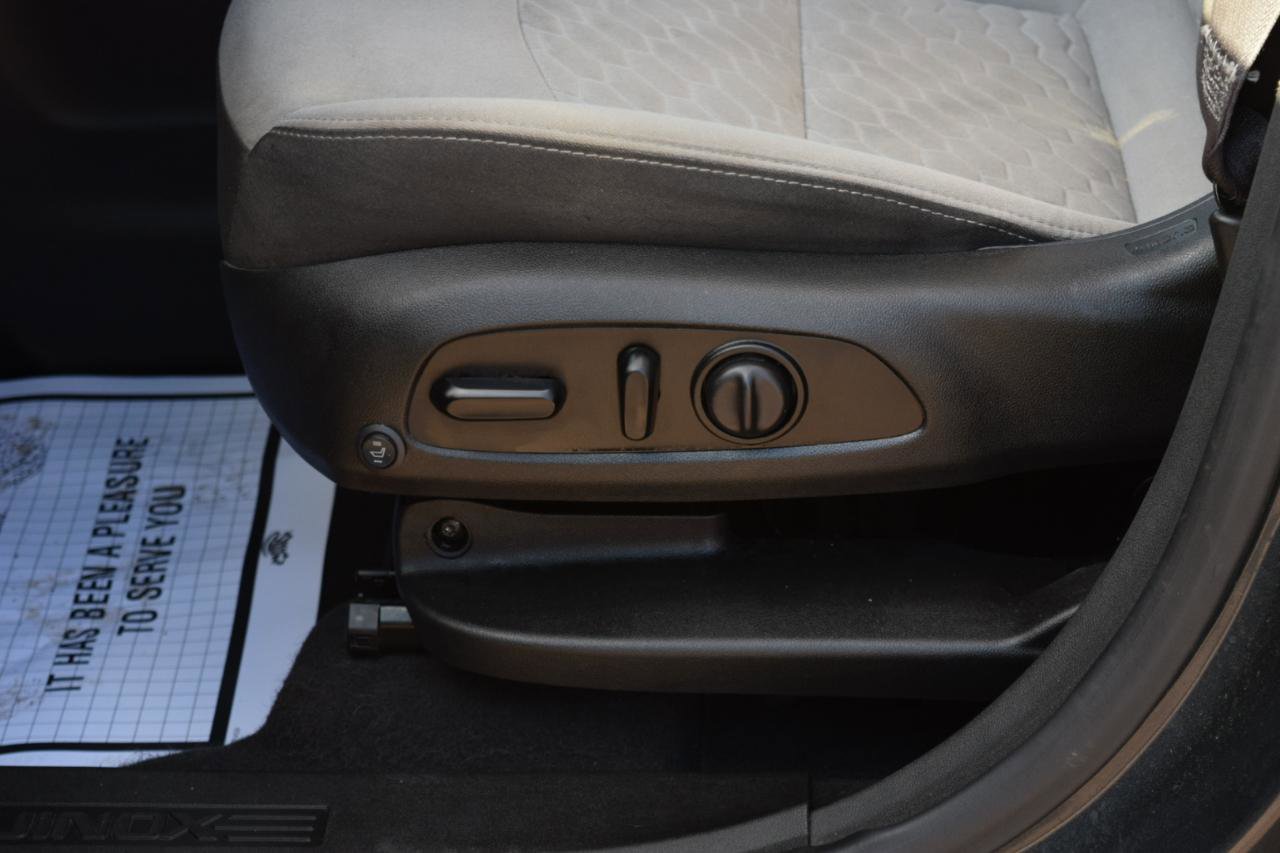 Used 2020 Chevrolet Equinox LS w/ LS Convenience Package image 32