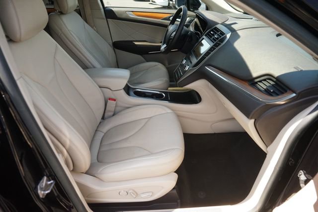 Used 2019 Lincoln MKC Select w/ Select Plus Package FWD image 19