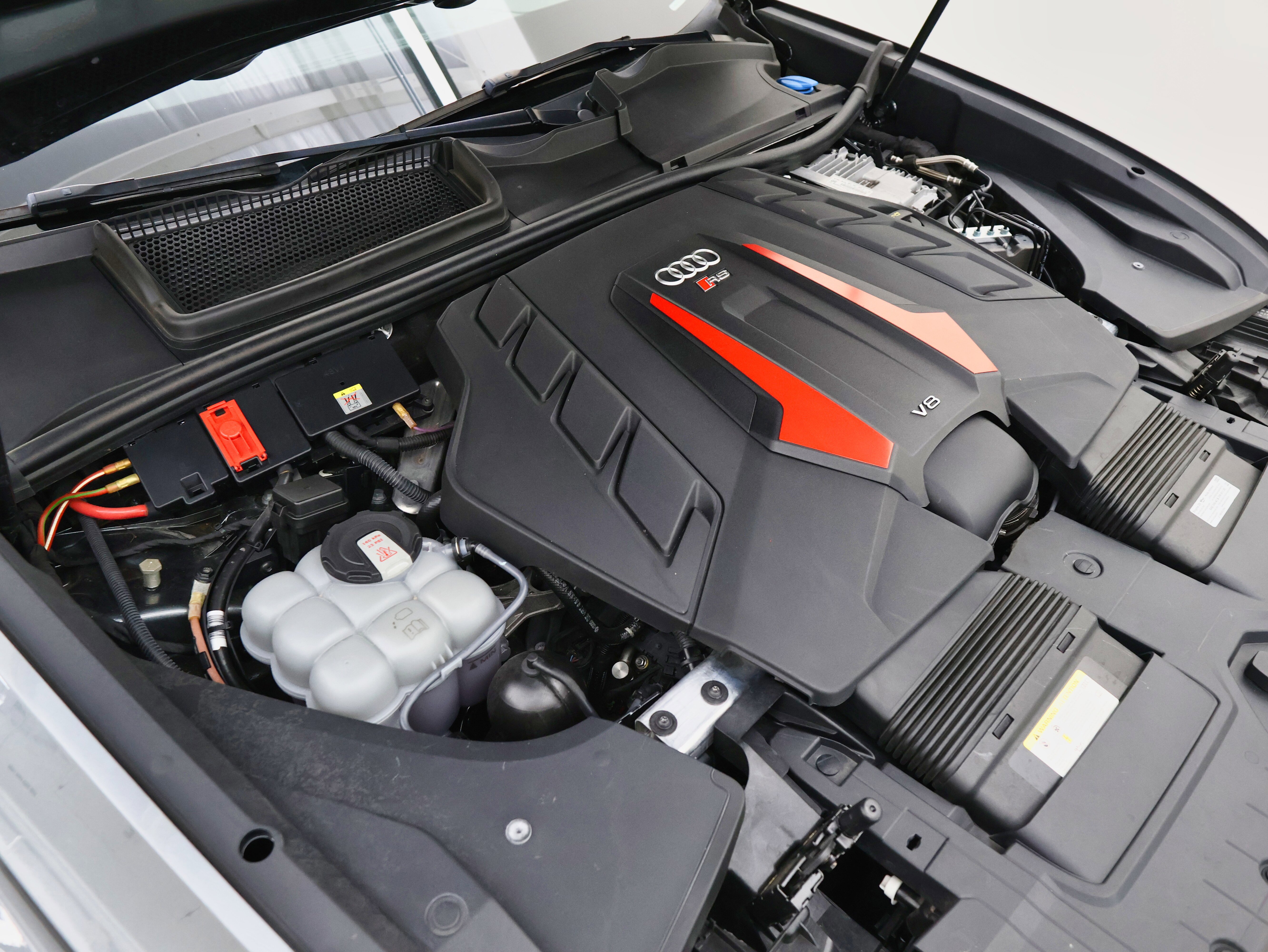 Used 2022 Audi RS Q8 w/ Black Optic Package image 66