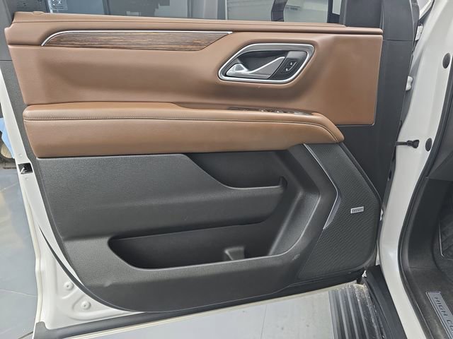 Used 2021 Chevrolet Tahoe High Country w/ Premium Package AWD/4WD image 24