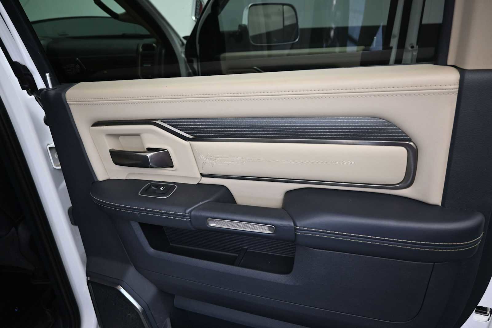 Used 2020 RAM 2500 Limited AWD/4WD image 34