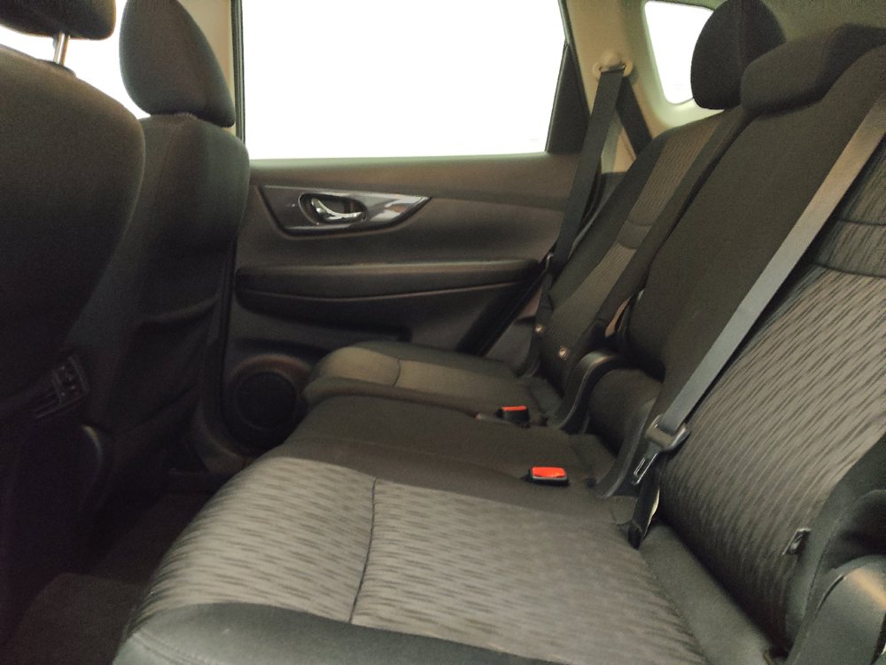 Used 2019 Nissan Rogue S w/ Special Edition Package FWD image 18