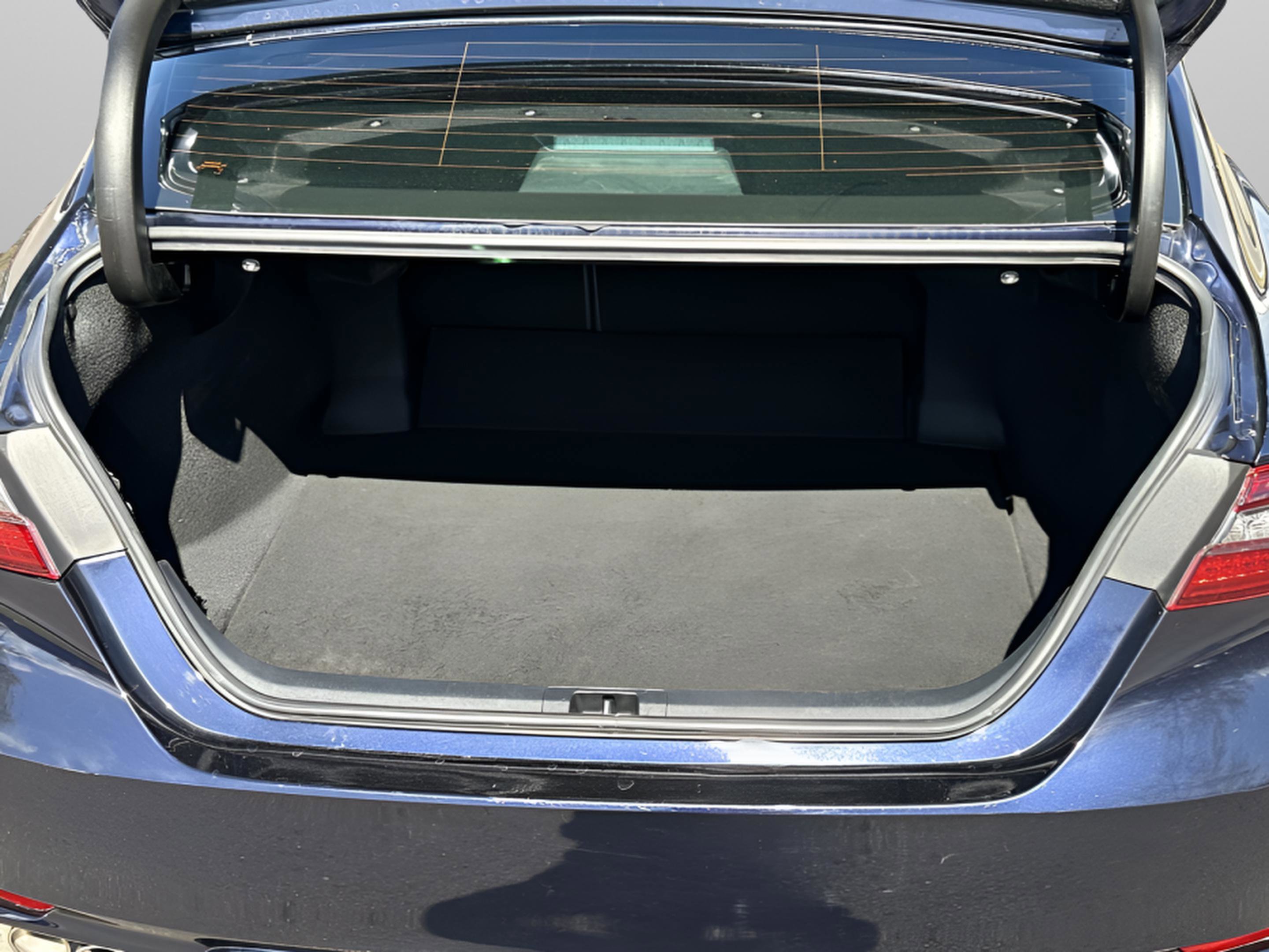 Used 2022 Toyota Camry XSE image 34