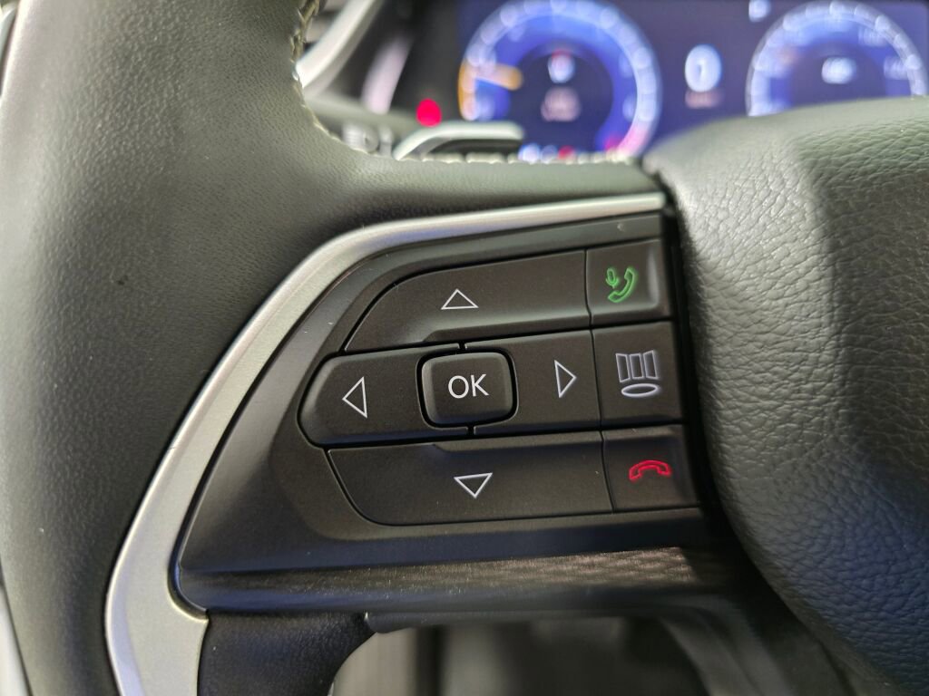 Used 2023 Jeep Grand Cherokee Altitude image 24