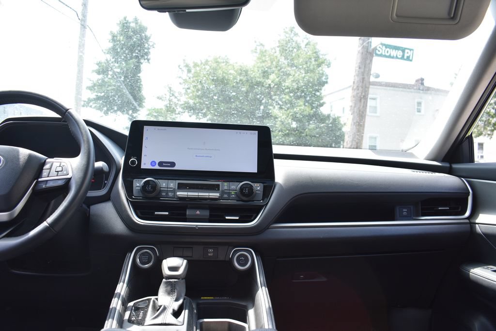Used 2025 Toyota Grand Highlander FWD image 29