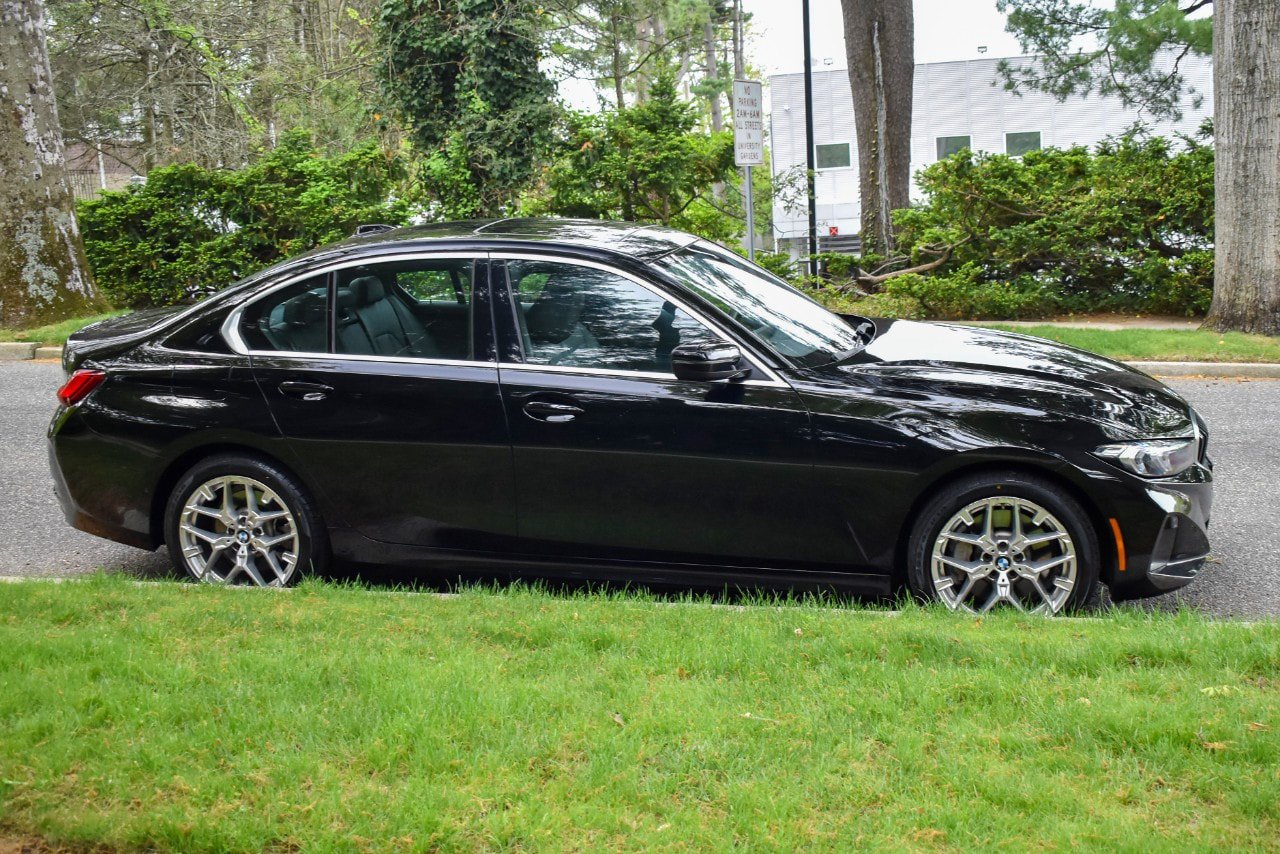 Used 2025 BMW 330i xDrive Sedan AWD/4WD image 10