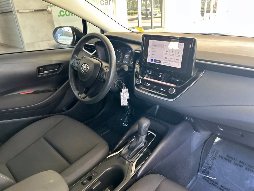 Used 2025 Toyota Corolla LE FWD image 24