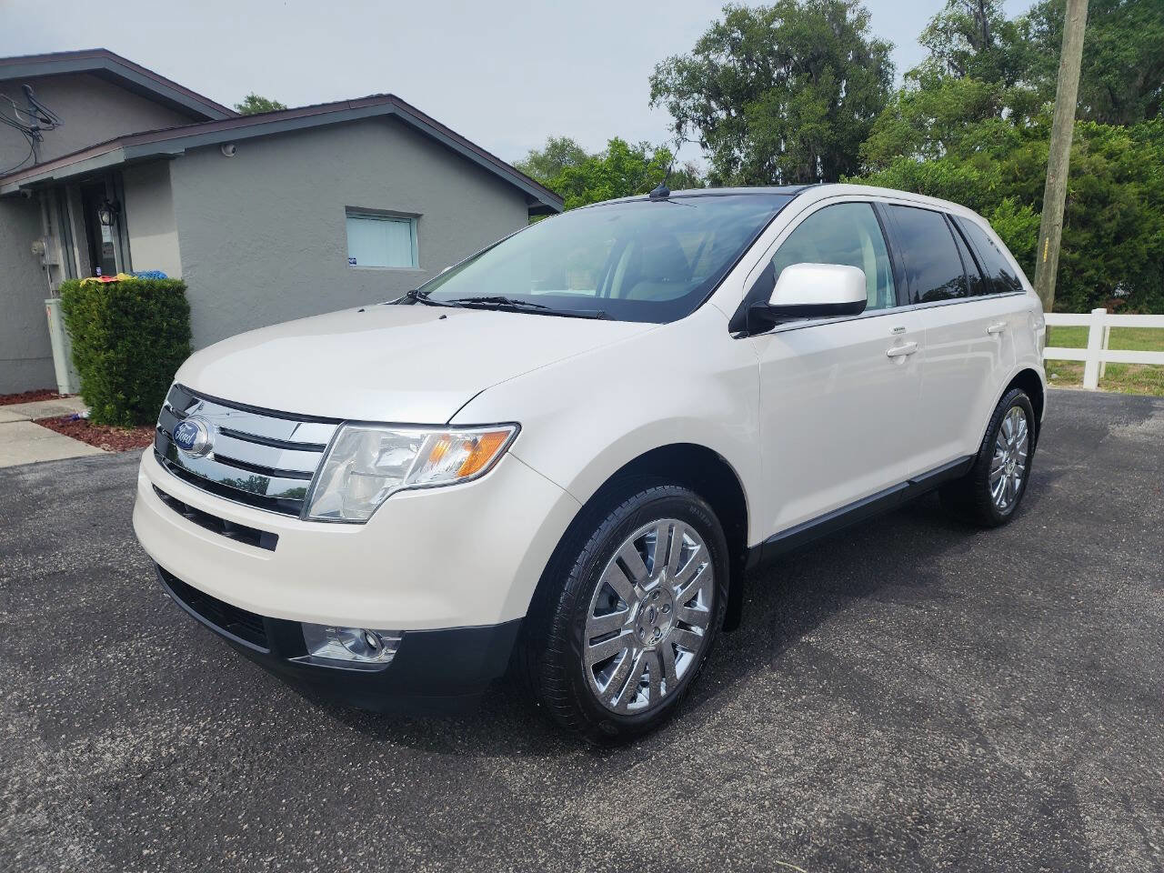 Used 2010 Ford Edge Limited image 1