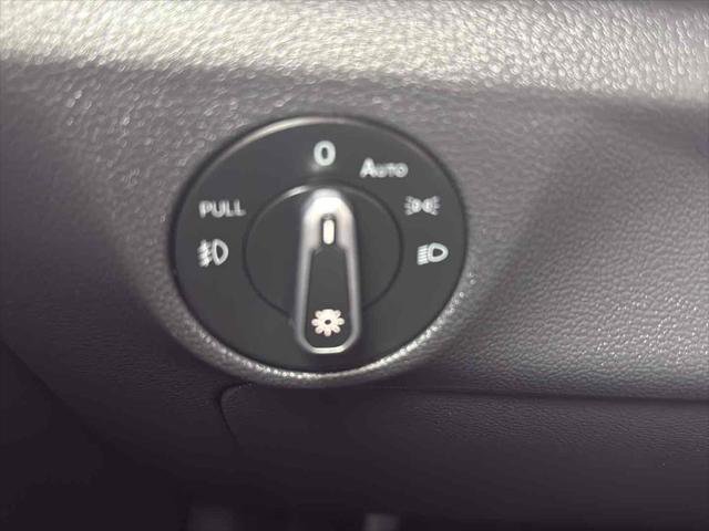 Used 2021 Volkswagen Jetta SEL Premium image 15