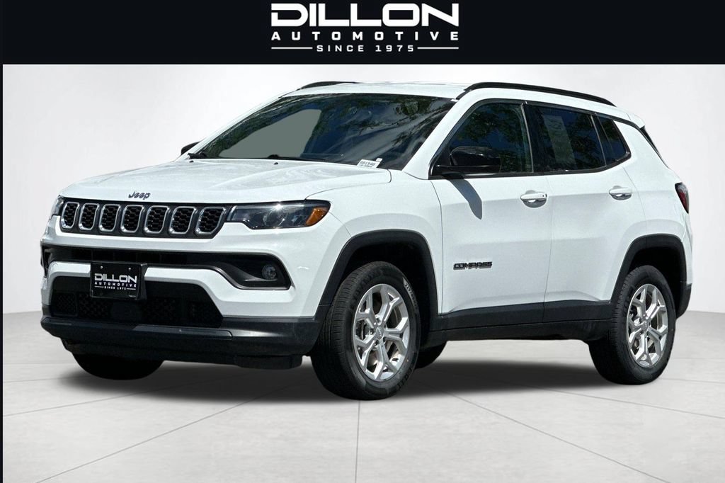 Used 2024 Jeep Compass Latitude AWD/4WD image 8