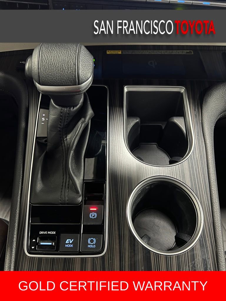 Certified 2022 Toyota Sienna Platinum image 28
