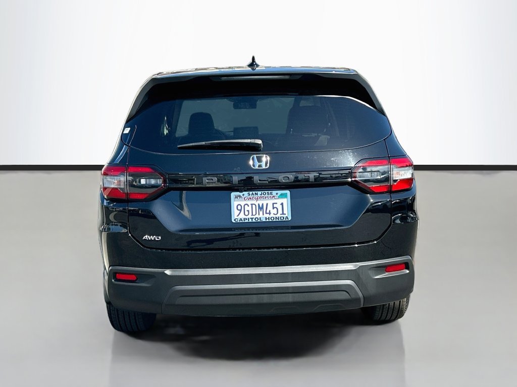 Certified 2023 Honda Pilot LX image 6