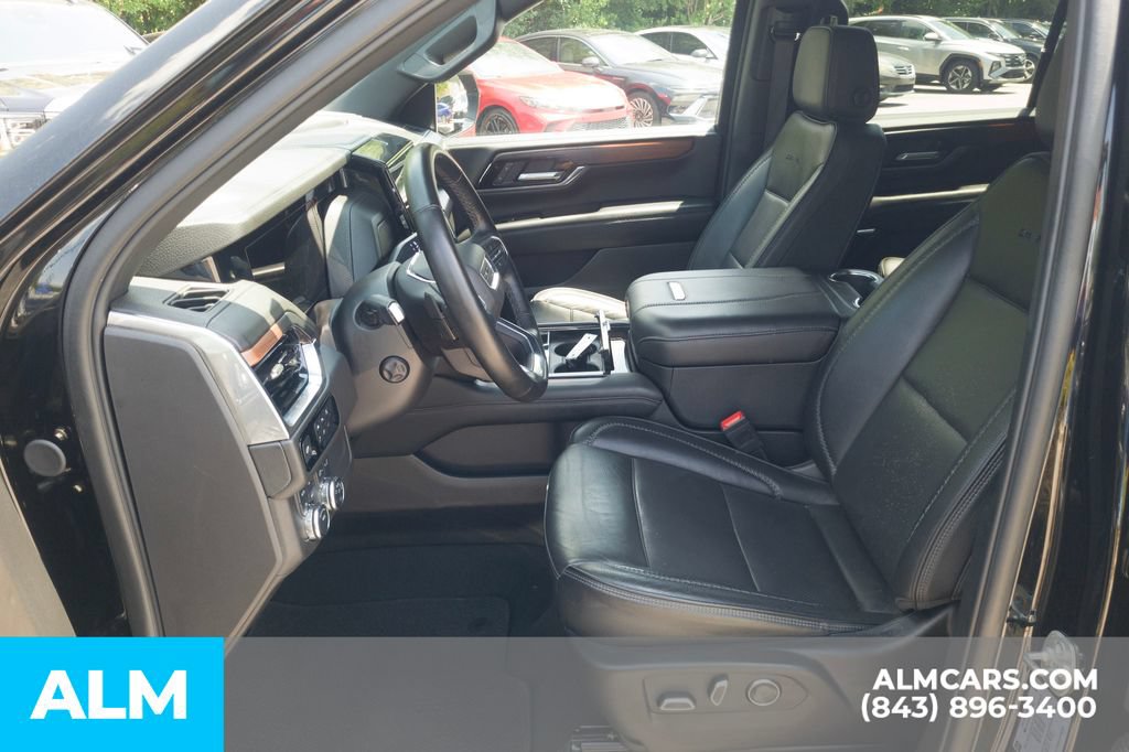 Used 2025 GMC Yukon Denali AWD/4WD image 16