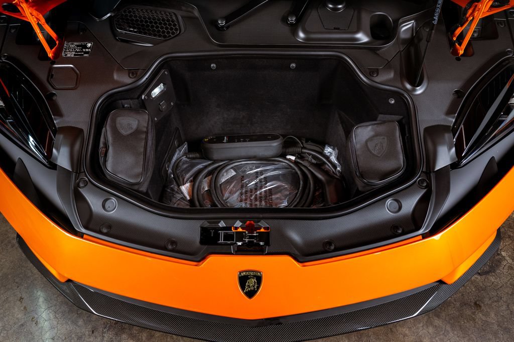 Used 2026 Lamborghini Temerario AWD/4WD image 38