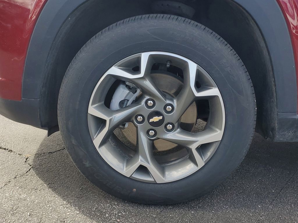 Used 2025 Chevrolet Trax LT image 8