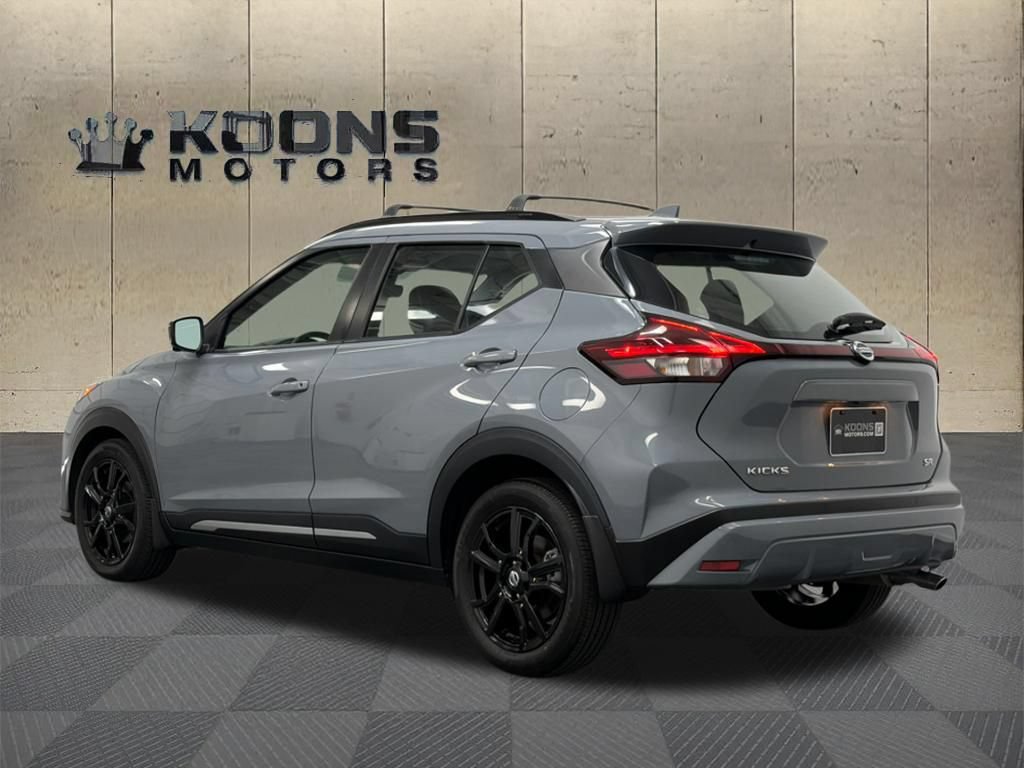Used 2021 Nissan Kicks SR w/ SR Premium Package FWD image 6