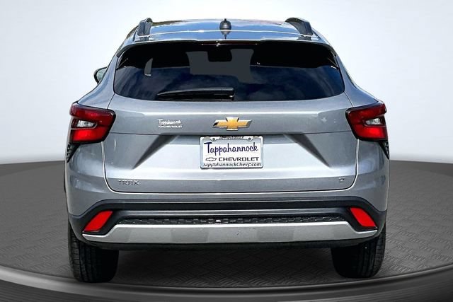 Used 2025 Chevrolet Trax LT FWD image 5