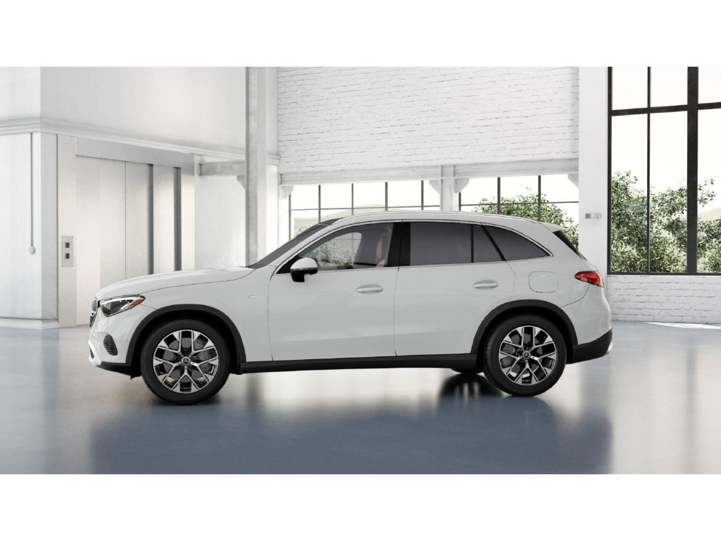 Used 2025 Mercedes-Benz GLC 350e 4MATIC image 35