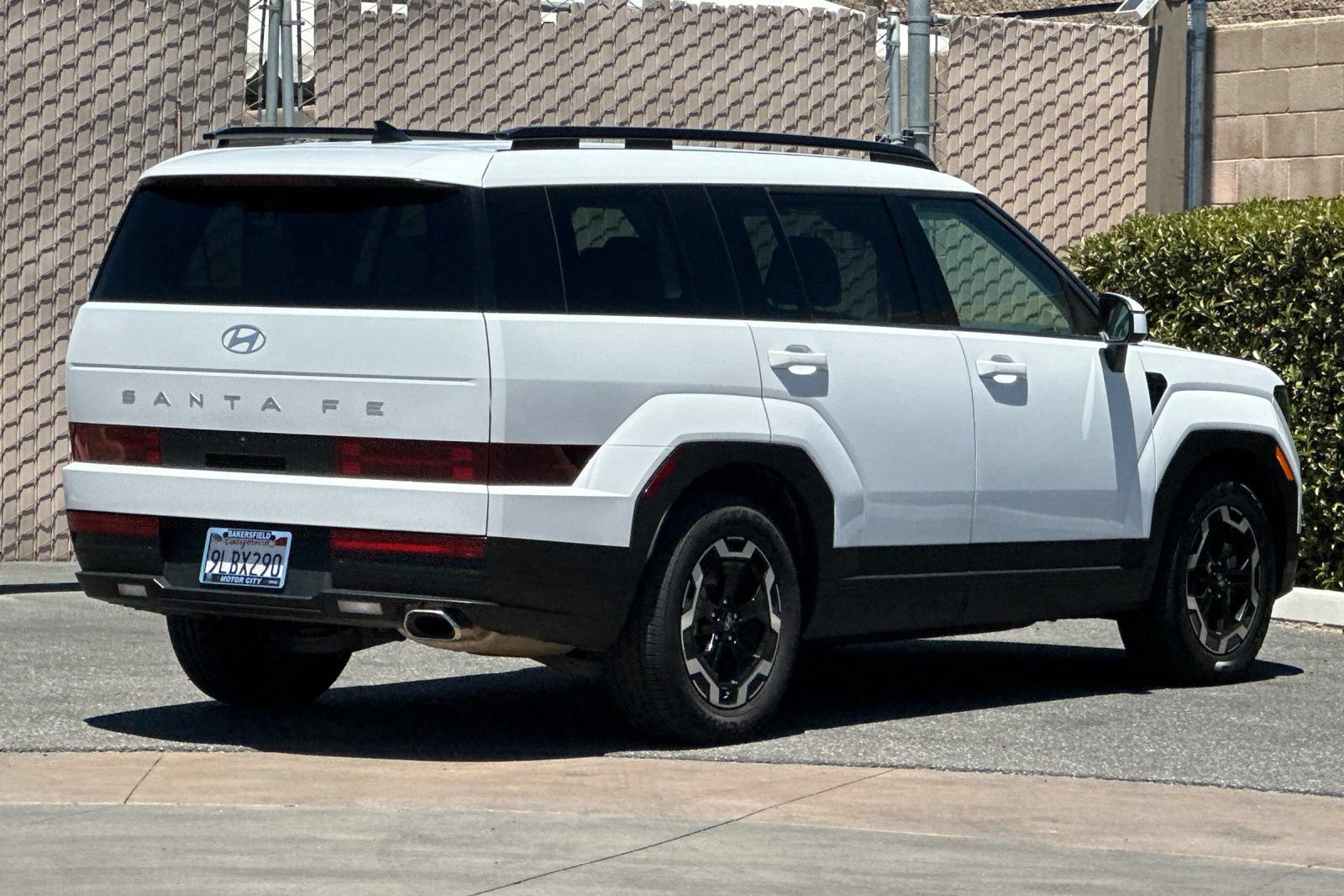 Used 2024 Hyundai Santa Fe SEL FWD image 4