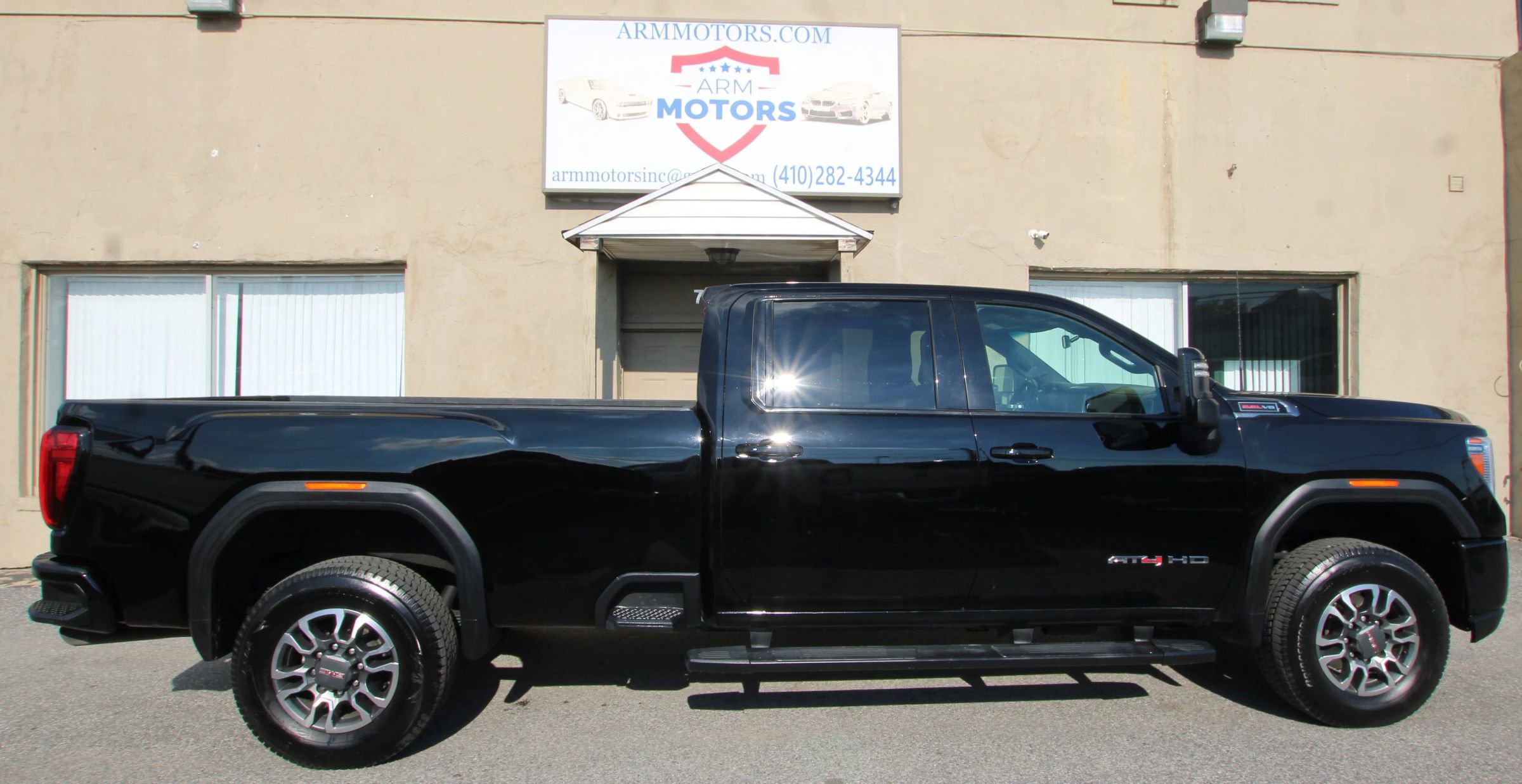 Used 2022 GMC Sierra 2500 AT4 w/ Gooseneck/5TH Wheel Package image 4