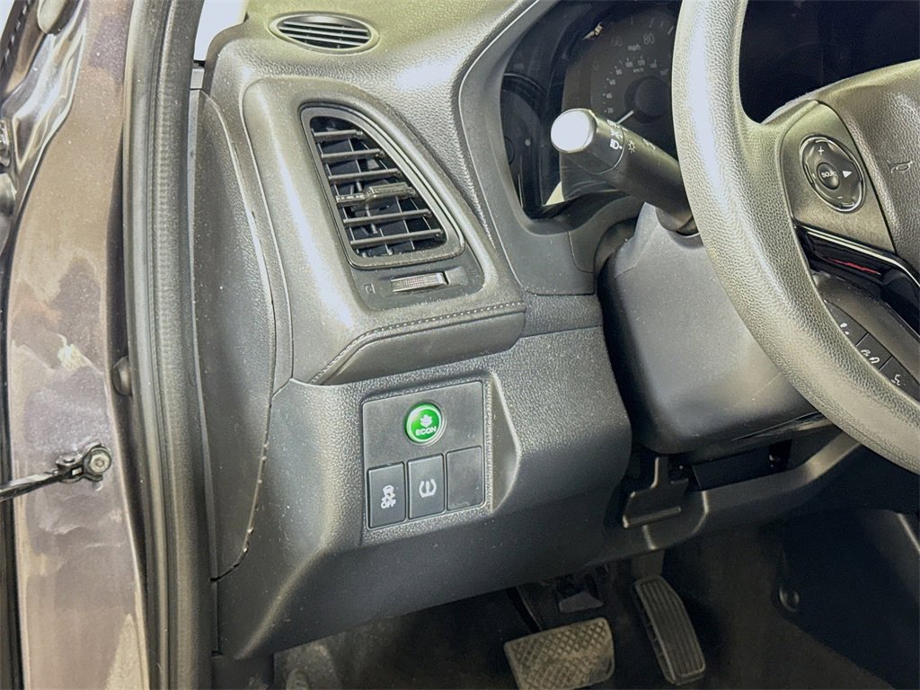 Used 2019 Honda HR-V LX image 8