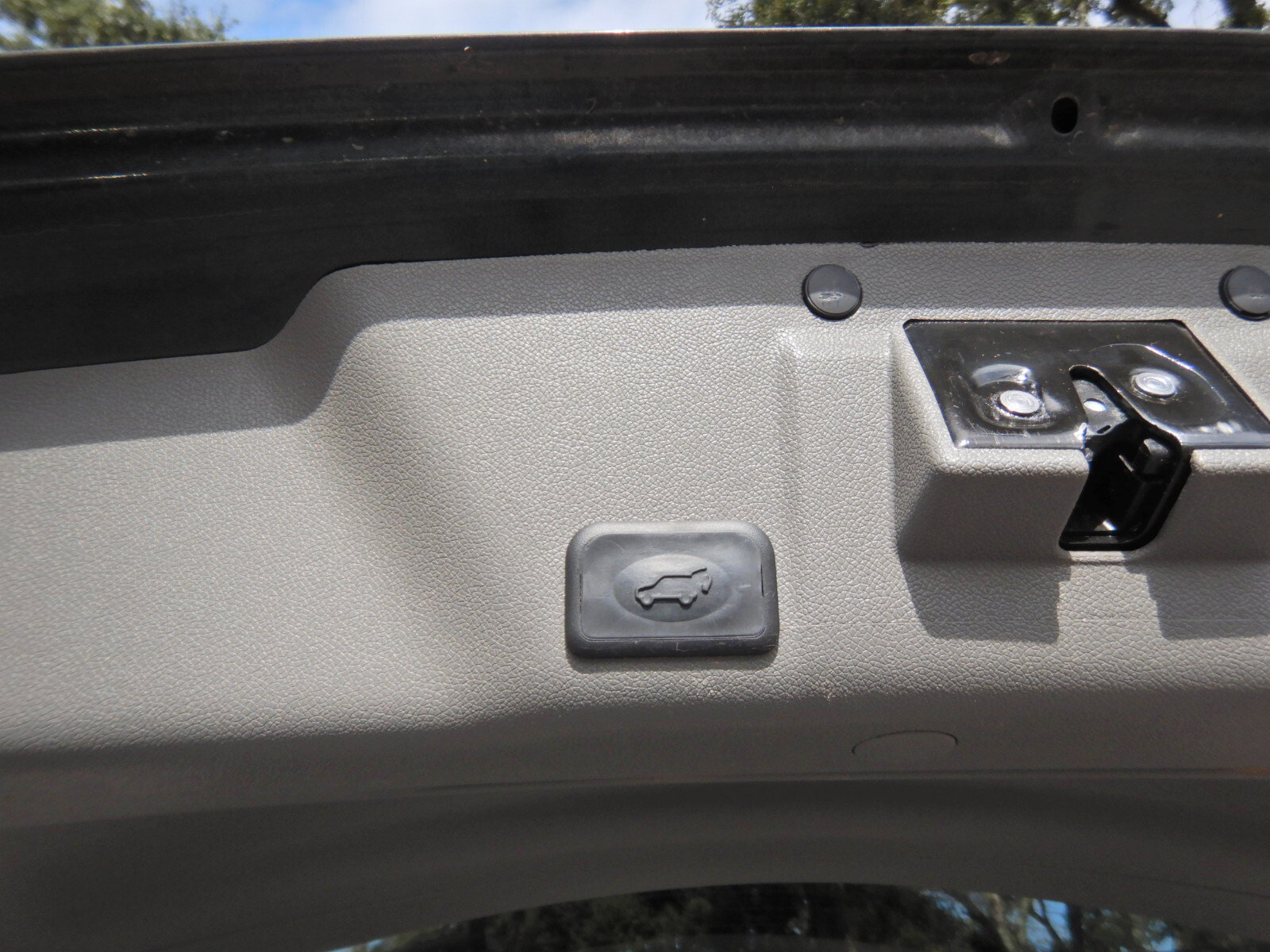 Used 2015 GMC Acadia SLT image 28