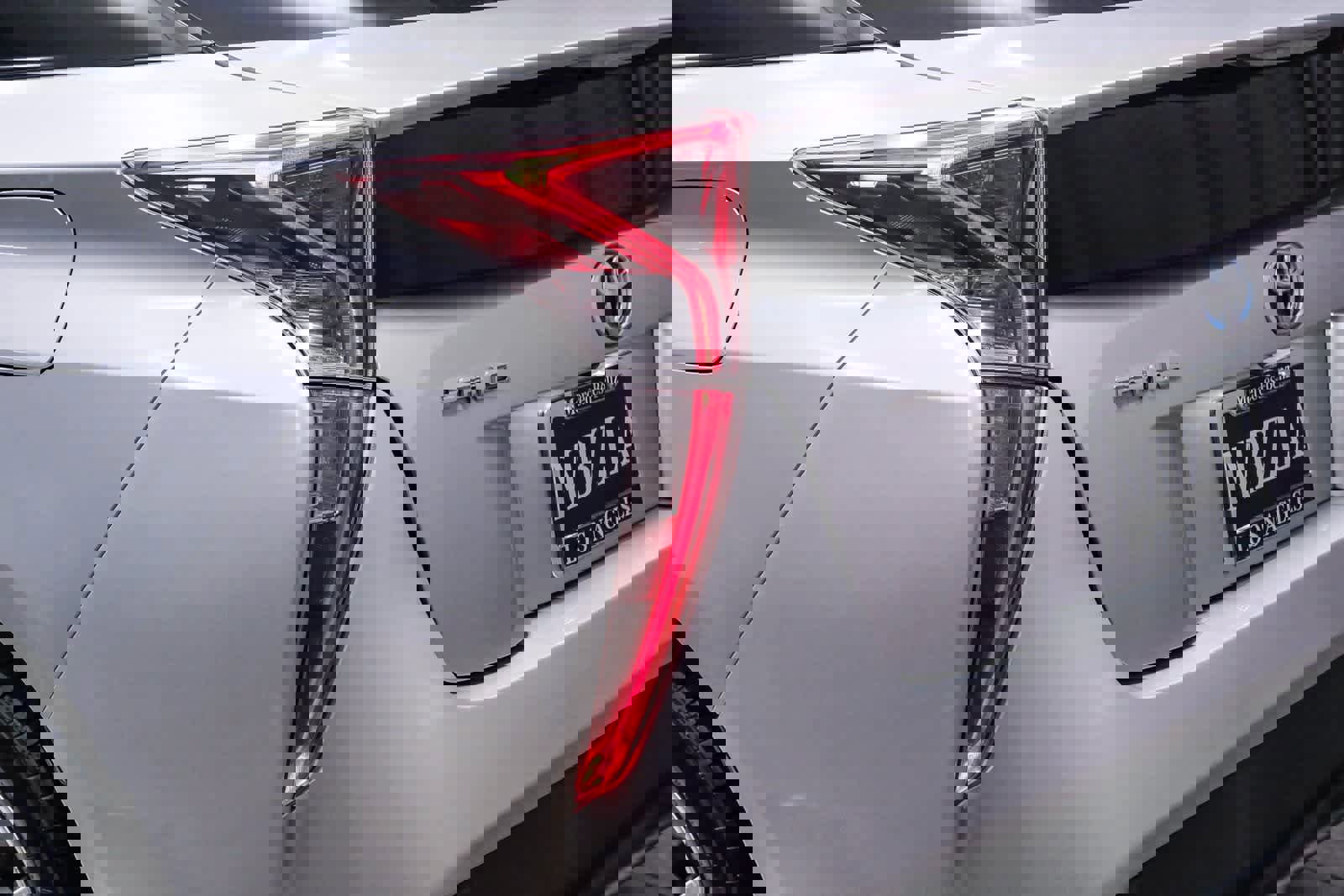 Used 2016 Toyota Prius Two image 7