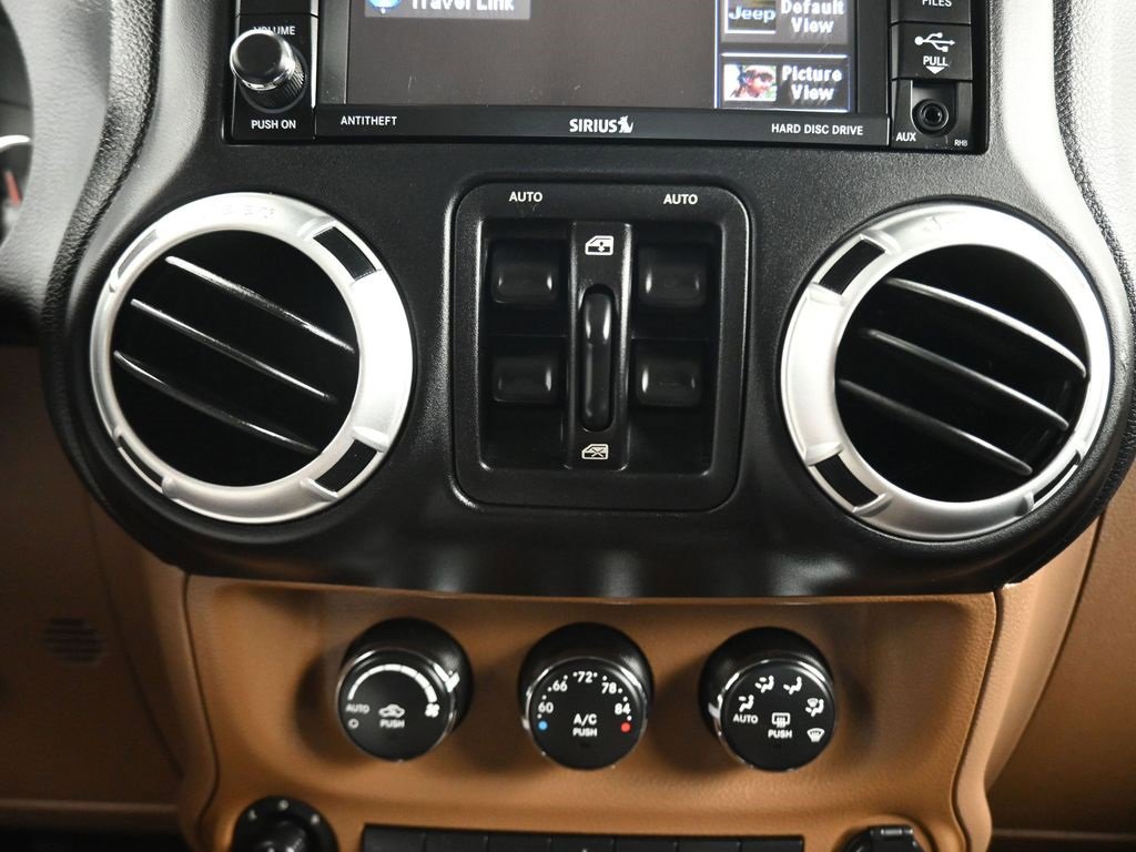 Used 2013 Jeep Wrangler Unlimited Sahara w/ Connectivity Group image 18