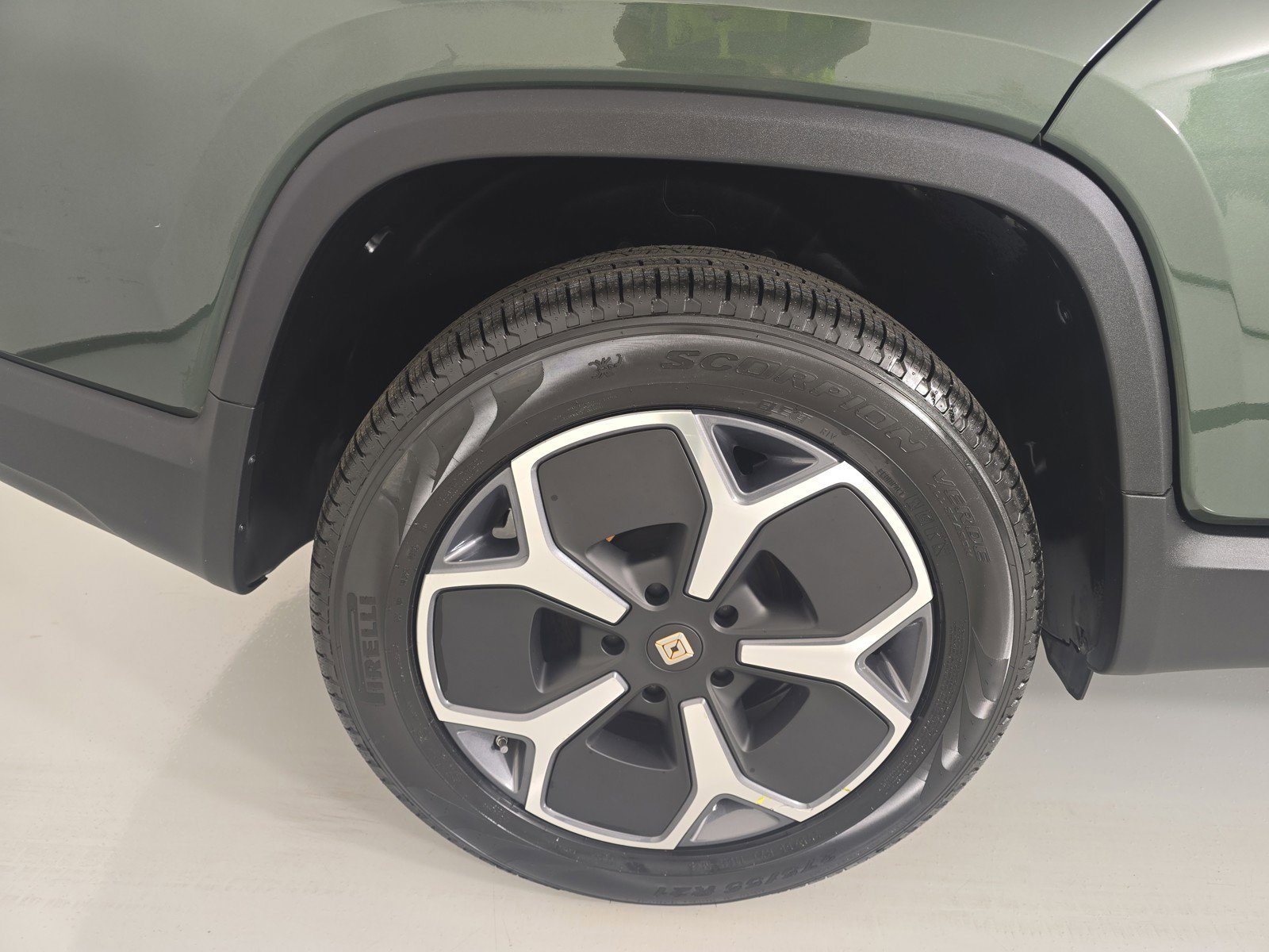 Used 2022 Rivian R1T Adventure AWD/4WD image 12