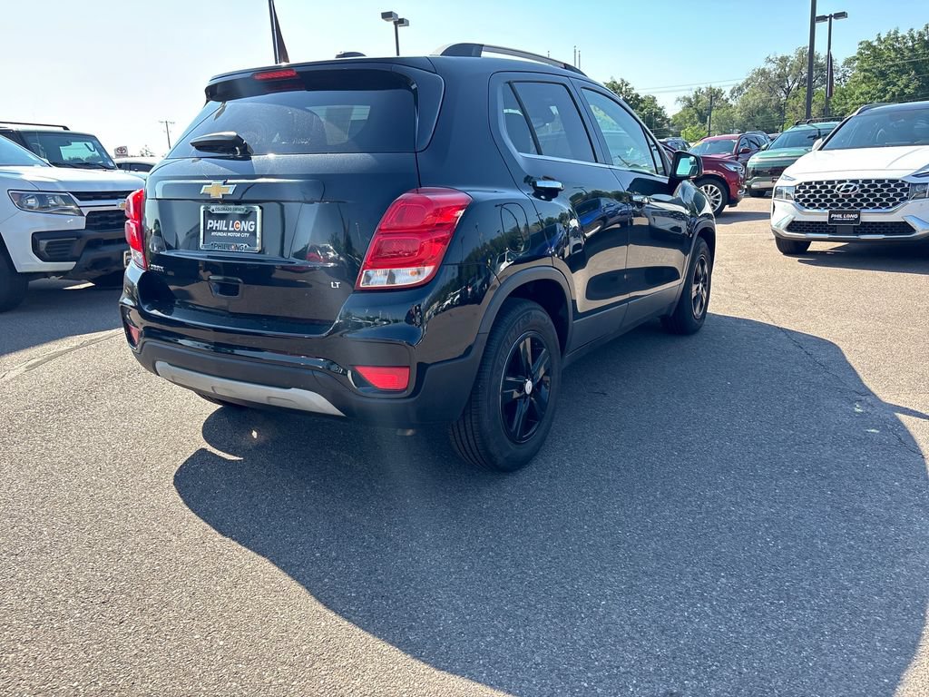 Used 2019 Chevrolet Trax LT w/ LT Convenience Package FWD image 12