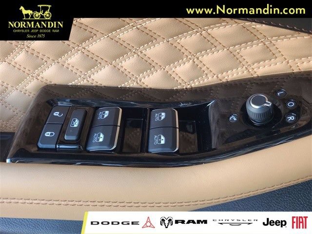 New 2024 Jeep Grand Cherokee L Summit AWD/4WD image 13