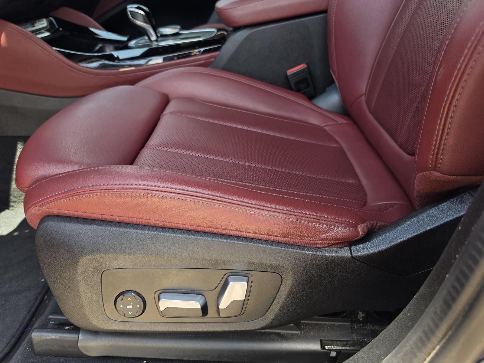 Used 2022 BMW X4 M40i w/ Premium Package AWD/4WD image 15