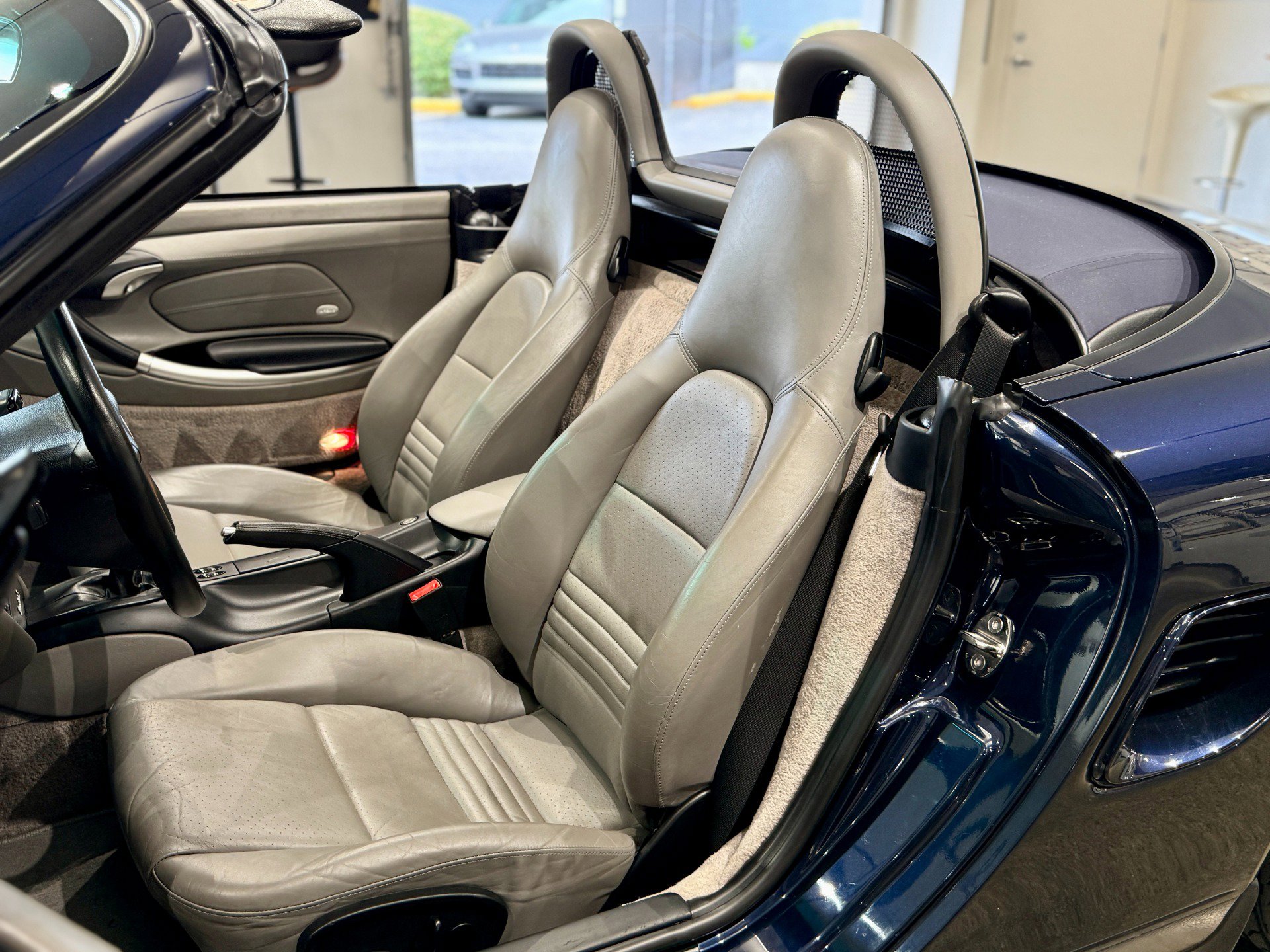 Used 2001 Porsche Boxster S image 25