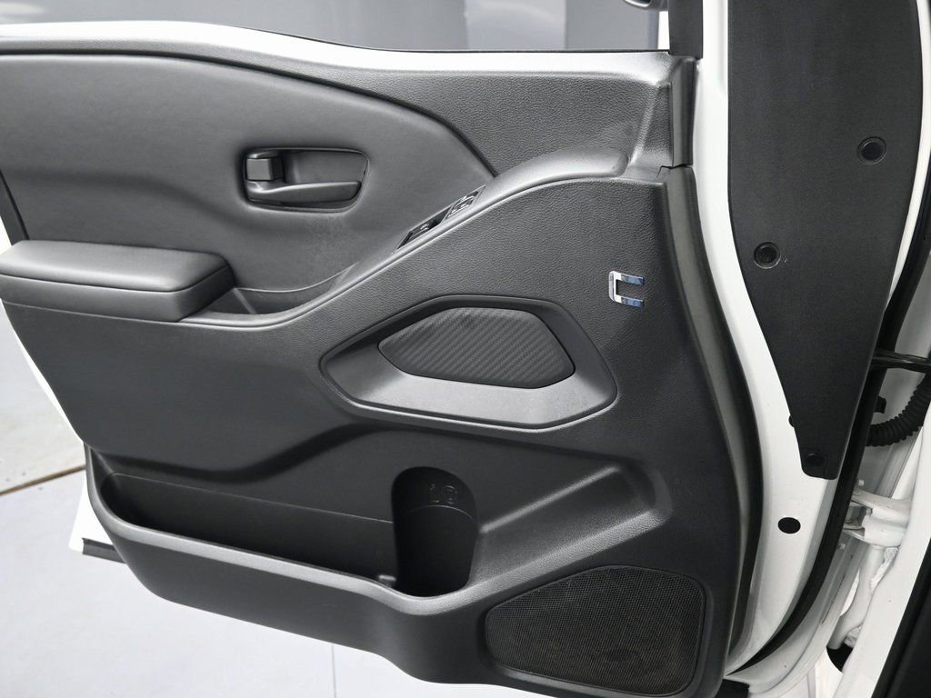 Used 2022 Nissan Frontier S RWD image 22