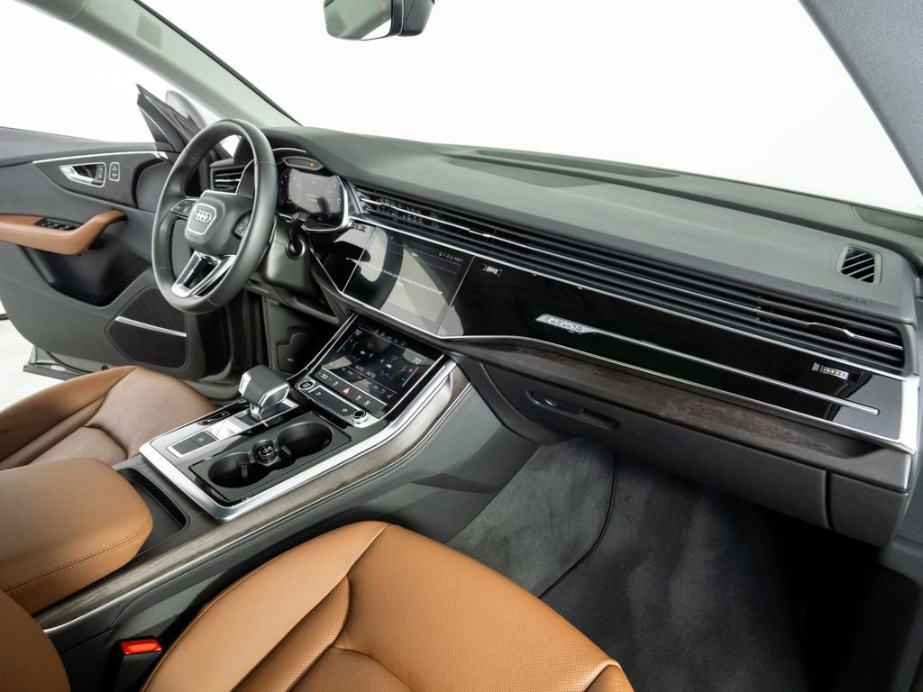Used 2022 Audi Q8 Premium Plus w/ Premium Plus Package image 24