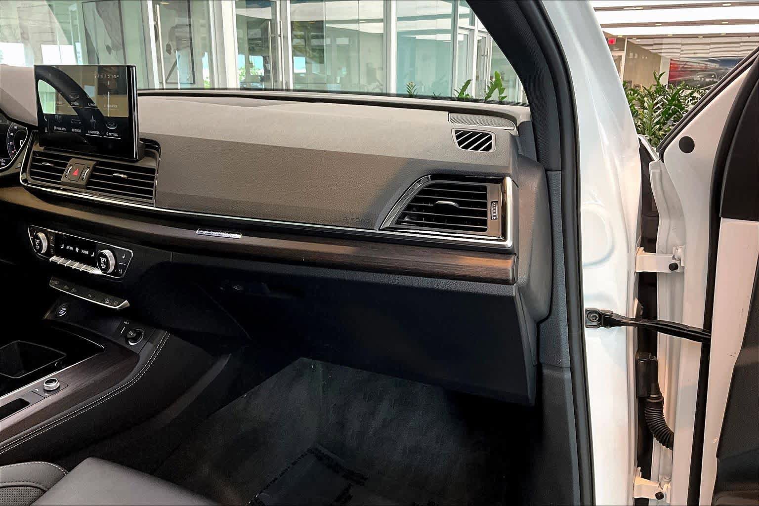 Certified 2023 Audi Q5 2.0T Premium Plus w/ Premium Plus Package AWD/4WD image 19