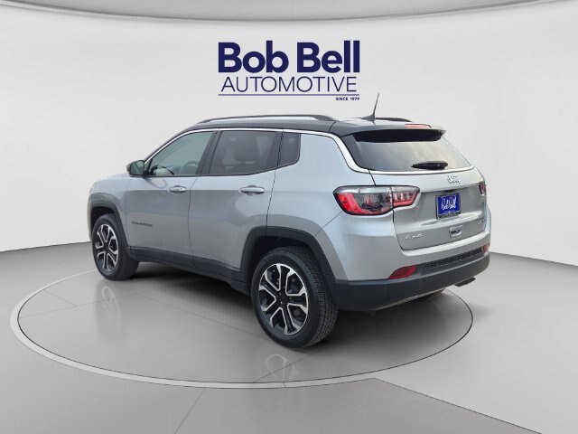 Used 2022 Jeep Compass Limited w/ Sun and Sound Group AWD/4WD image 3