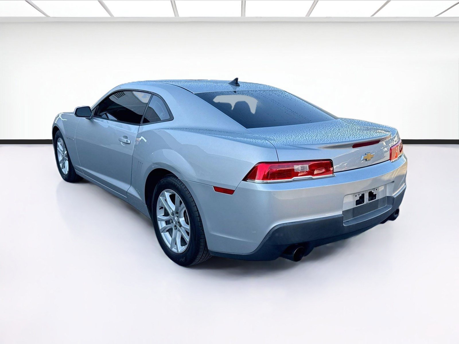 Used 2015 Chevrolet Camaro LS RWD image 6