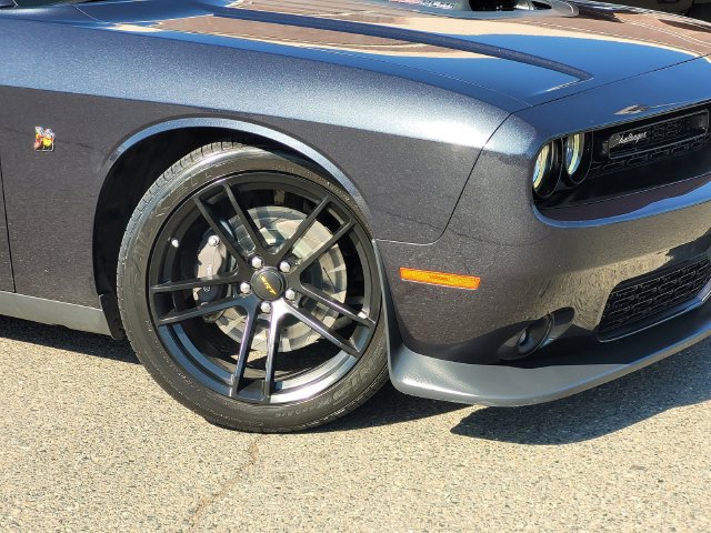 Used 2017 Dodge Challenger R/T Scat Pack RWD image 6