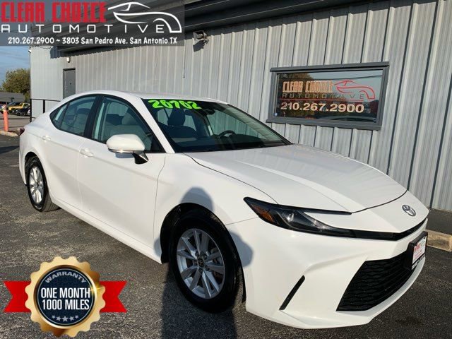Used 2025 Toyota Camry LE image 1