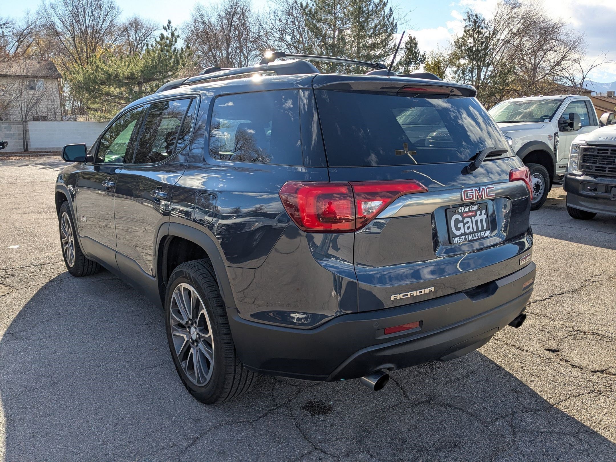 Used 2019 GMC Acadia SLT image 8