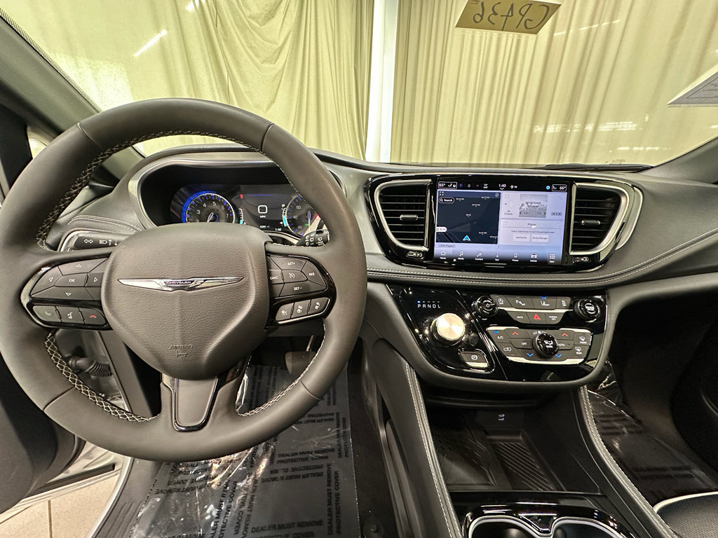 Used 2026 Chrysler Pacifica Limited w/ S Appearance Package FWD image 29