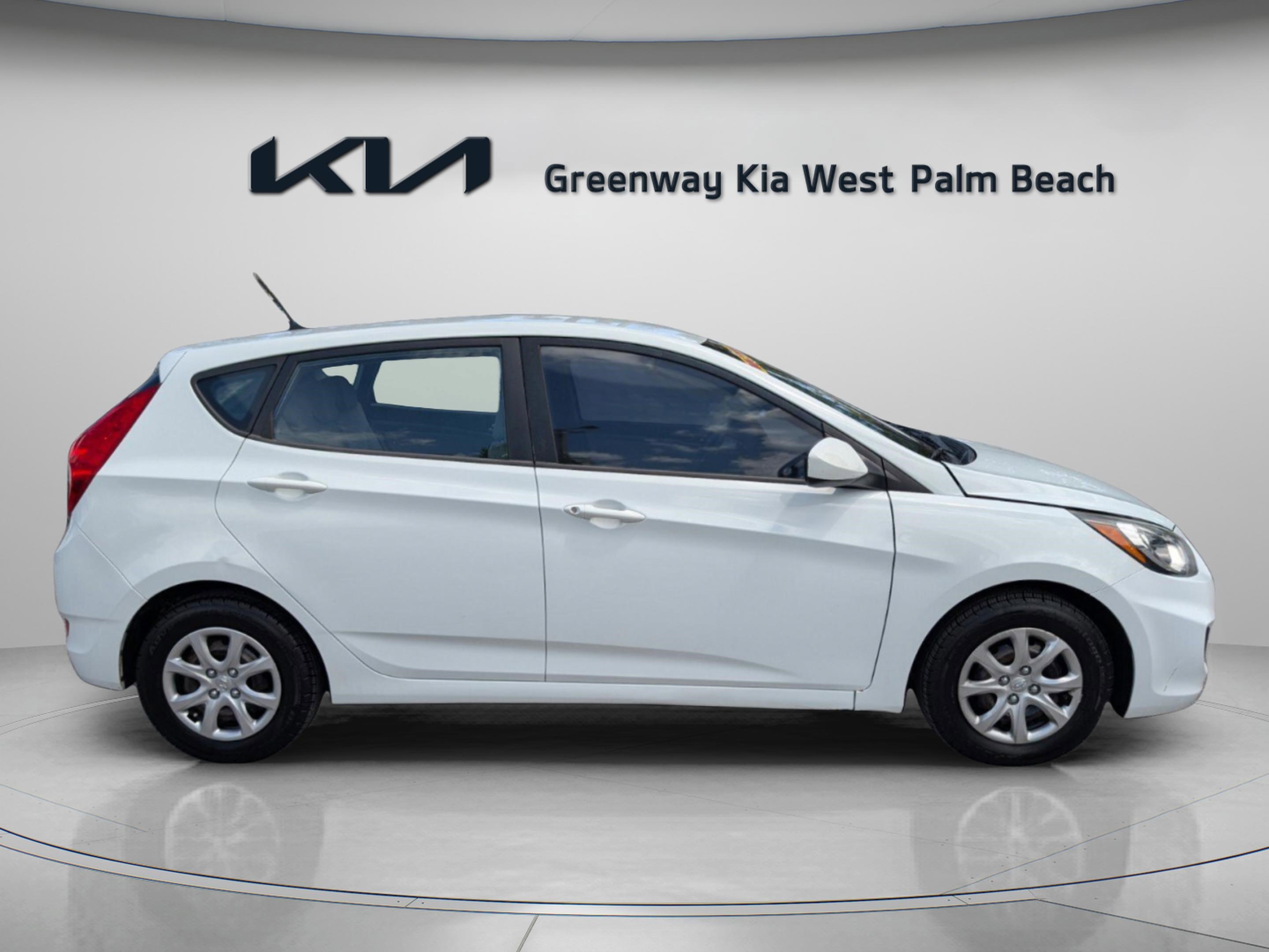 Used 2013 Hyundai Accent GS image 8