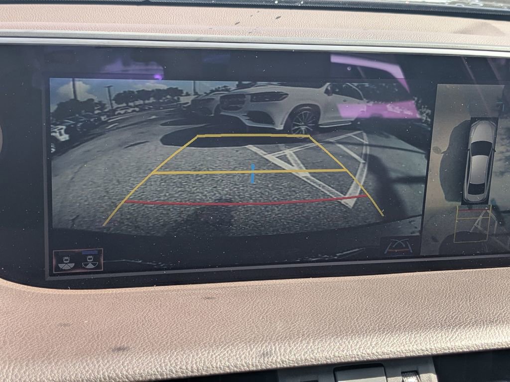 Used 2021 Lexus ES 300h Ultra Luxury image 10