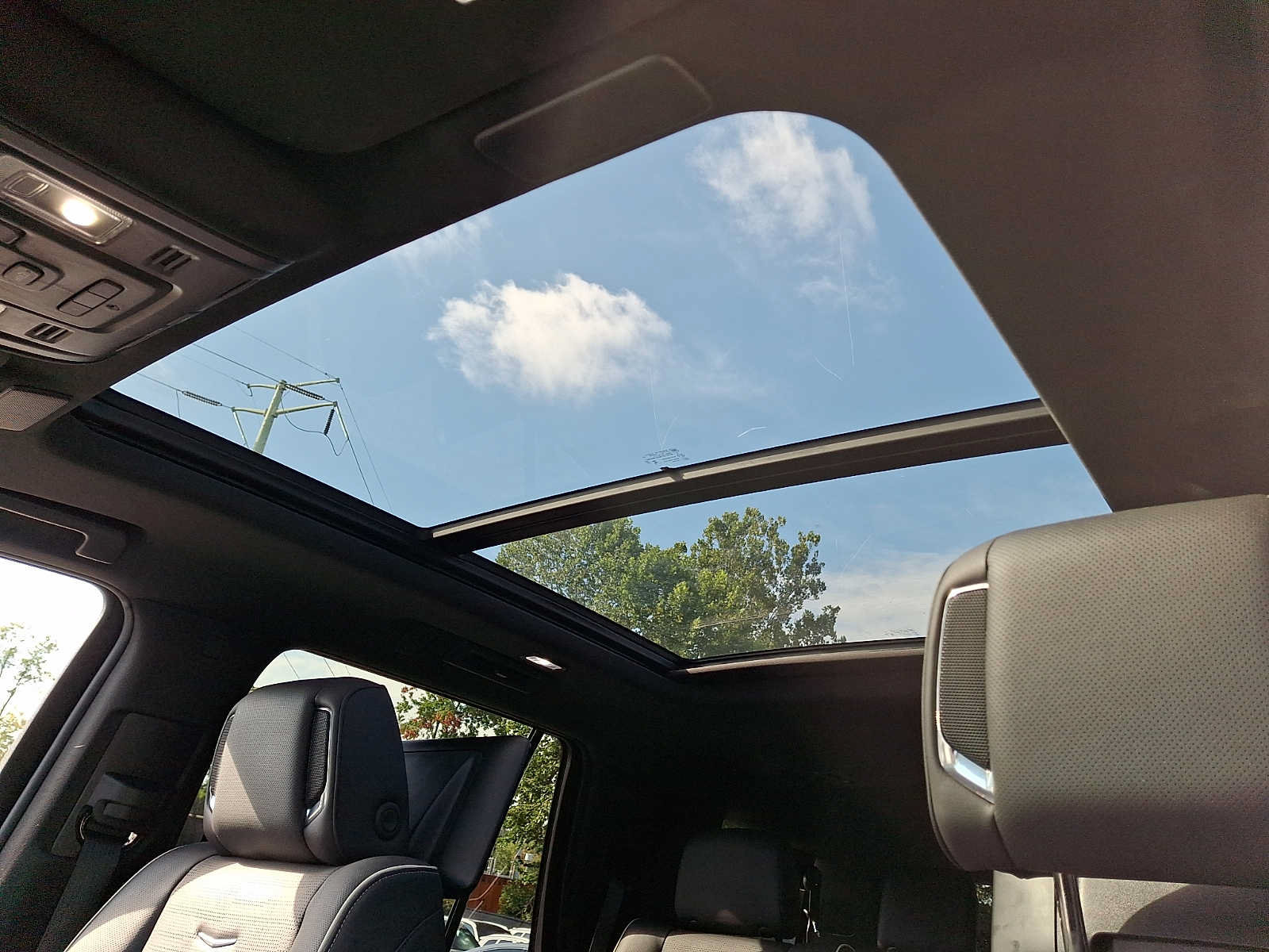Used 2023 Cadillac Escalade Premium Luxury w/ LPO, Floor Liner Package AWD/4WD image 14