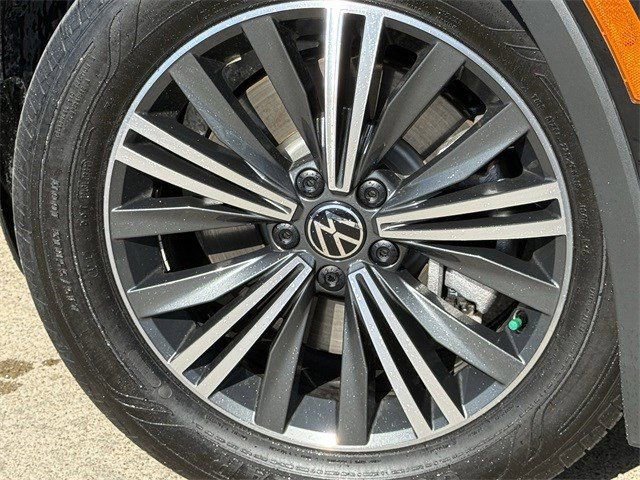 Used 2024 Volkswagen Tiguan Wolfsburg Edition FWD image 6