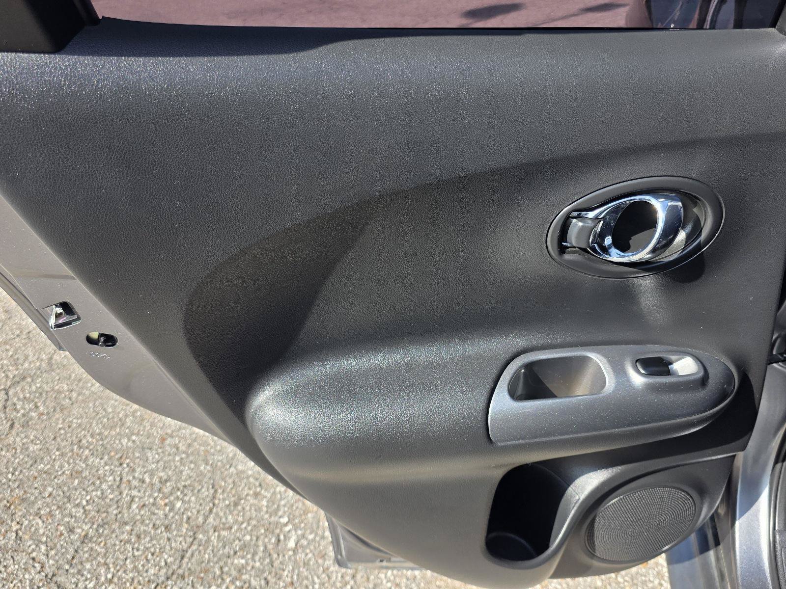 Used 2017 Nissan Juke S FWD image 29