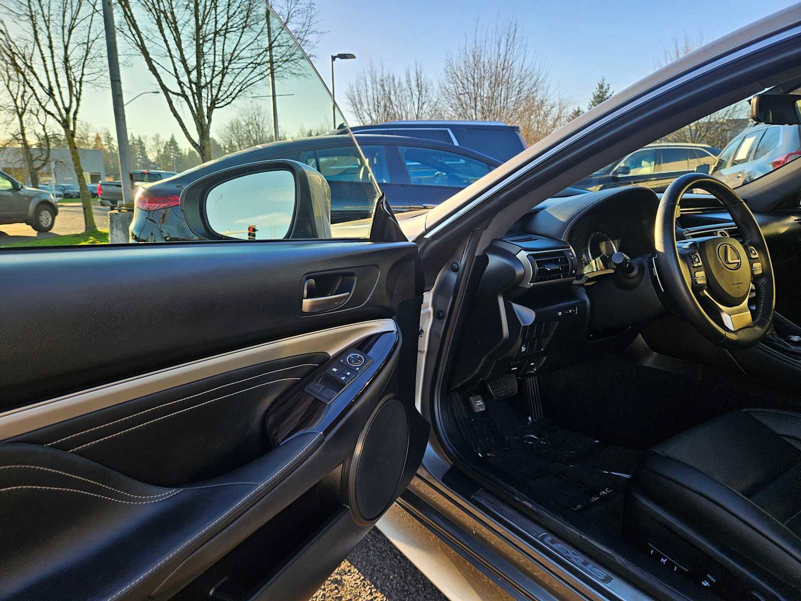 Used 2015 Lexus RC 350 w/ Navigation System Package image 22