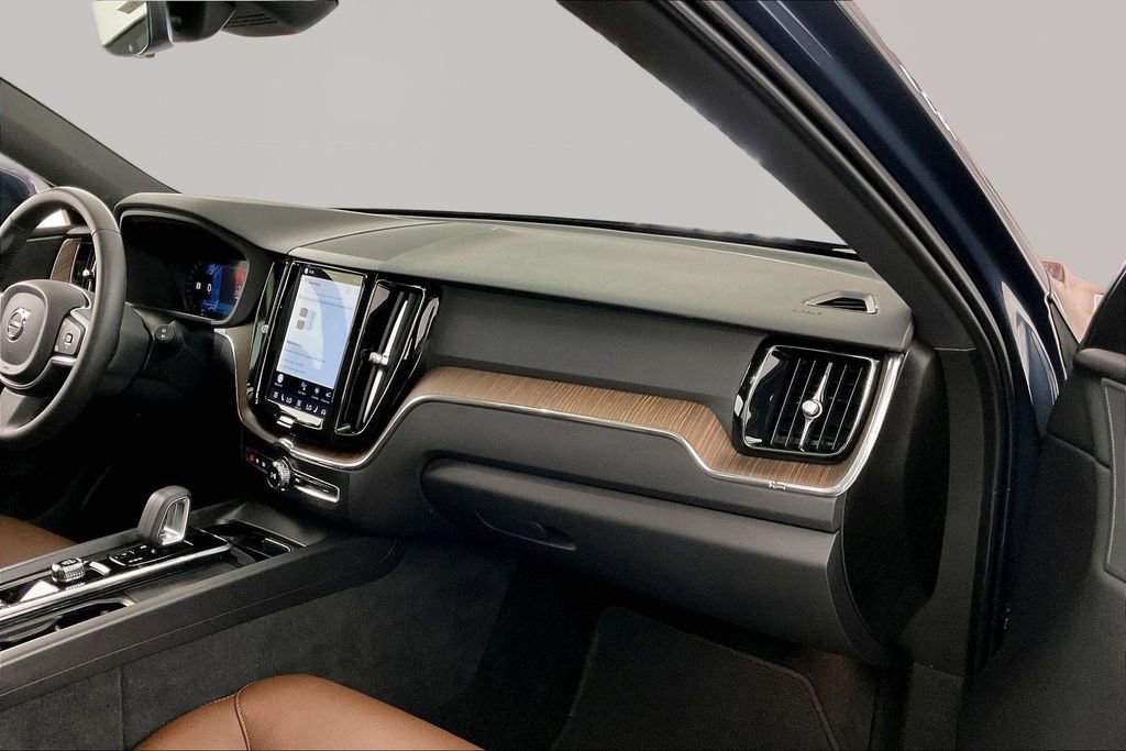Used 2022 Volvo XC60 T8 Inscription Expression image 22