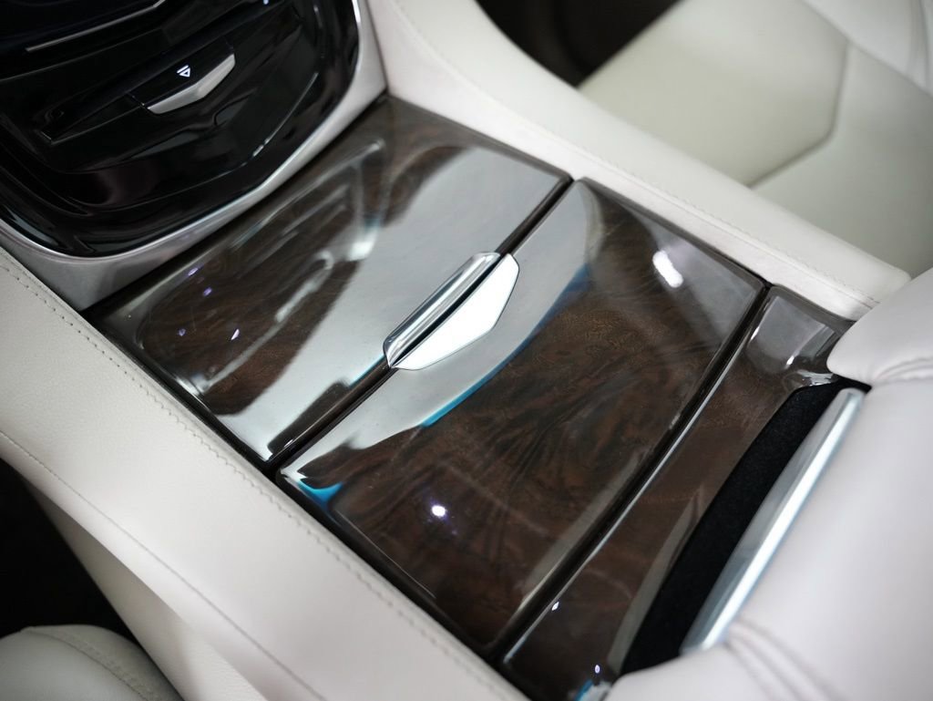 Used 2018 Cadillac Escalade Premium Luxury image 30